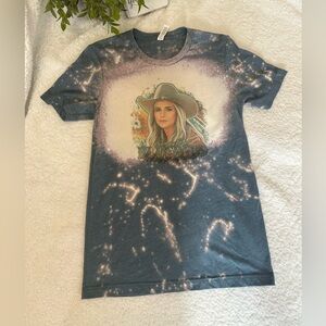 Miranda Lambert bleach splattered tee. Unisex small.